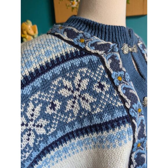 Vintage Norwegian Wool Cardigan | Blue & White Nordic Sweater with Pewter Clasps - Picture 2 of 7